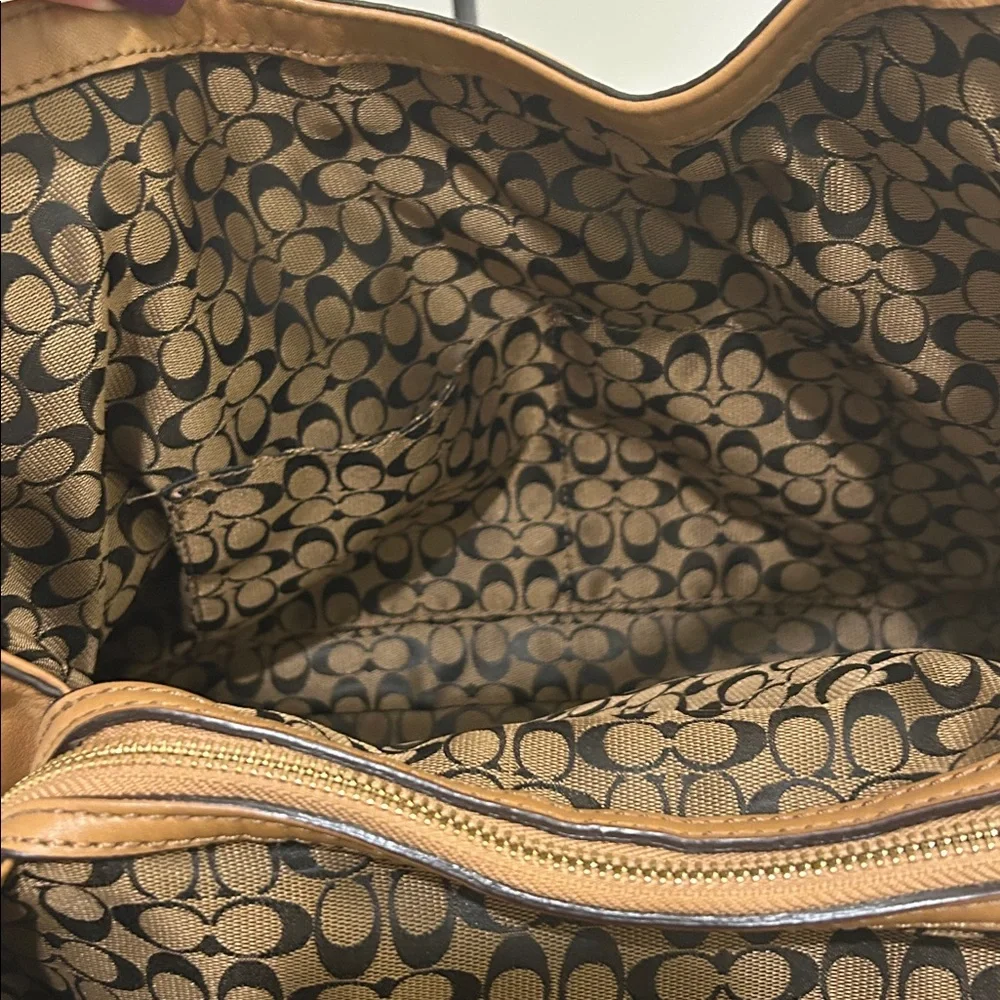 Coach Madison Carlyle Shoulder Bag in Tan
